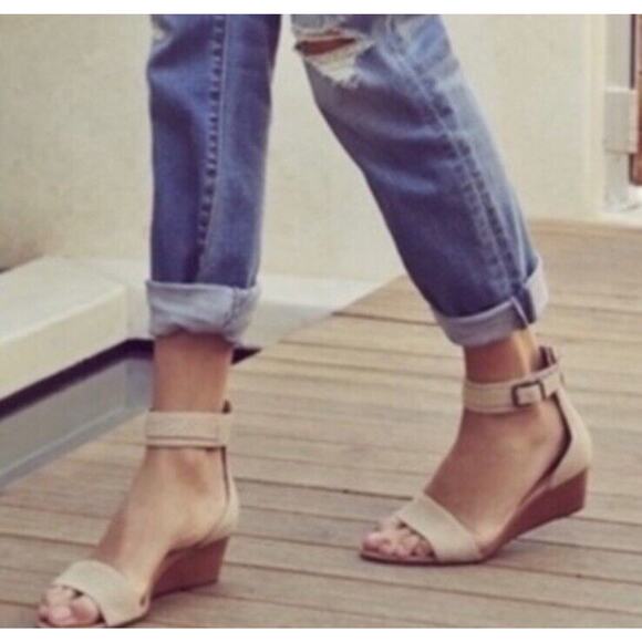 NEW UGG Char Wedge Ankle Sandals •6.5• Gold Beige Leather Woven - Picture 2 of 13